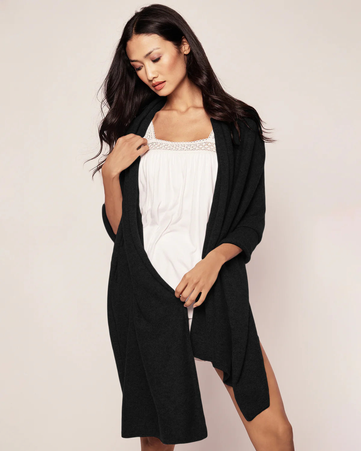 Classic Women's Cashmere Wrap - Black