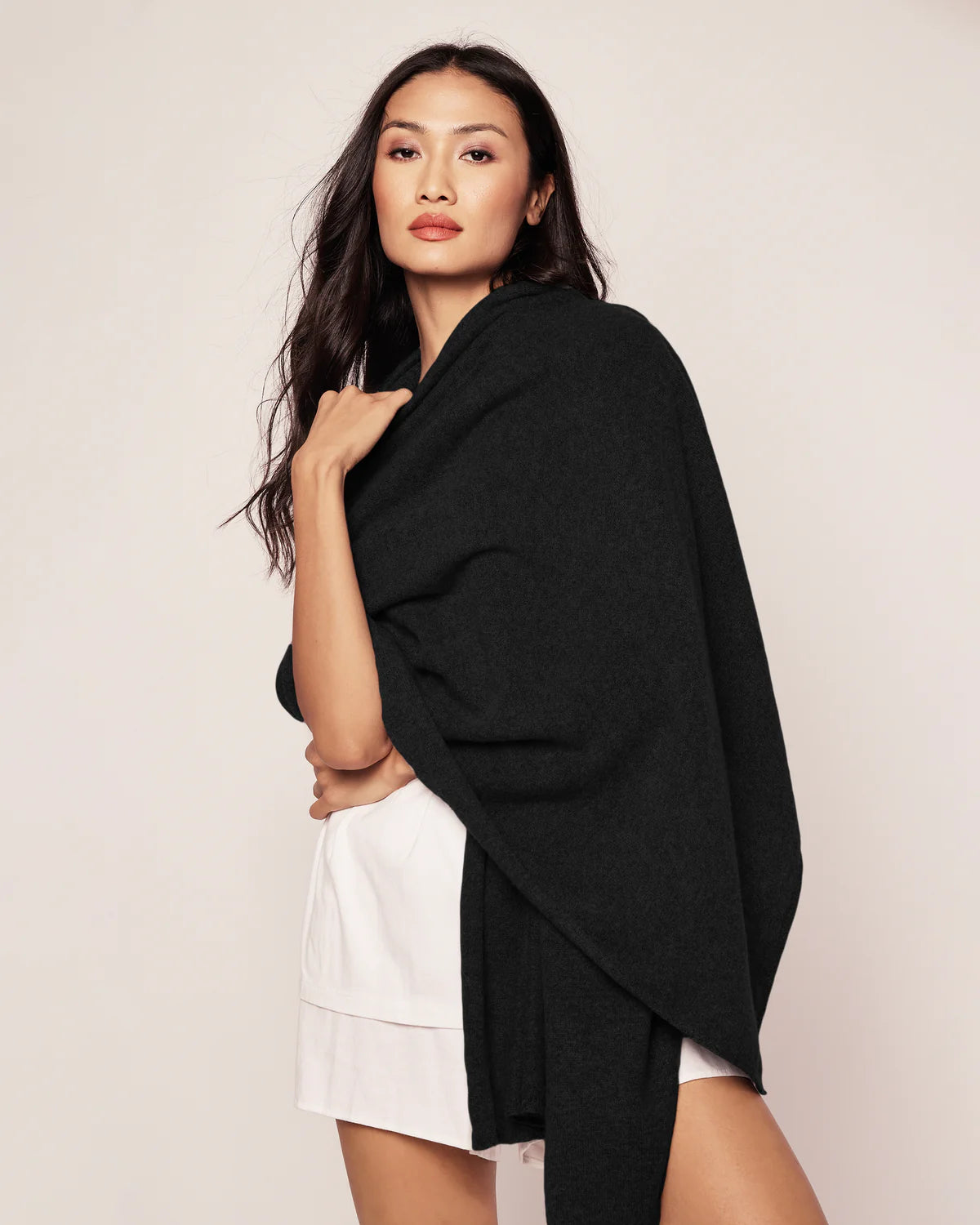 Classic Women's Cashmere Wrap - Black